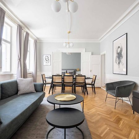 Lavish 4Br Apartment In The Heart Of Cph By The Canals كوبنهاجن المظهر الخارجي الصورة